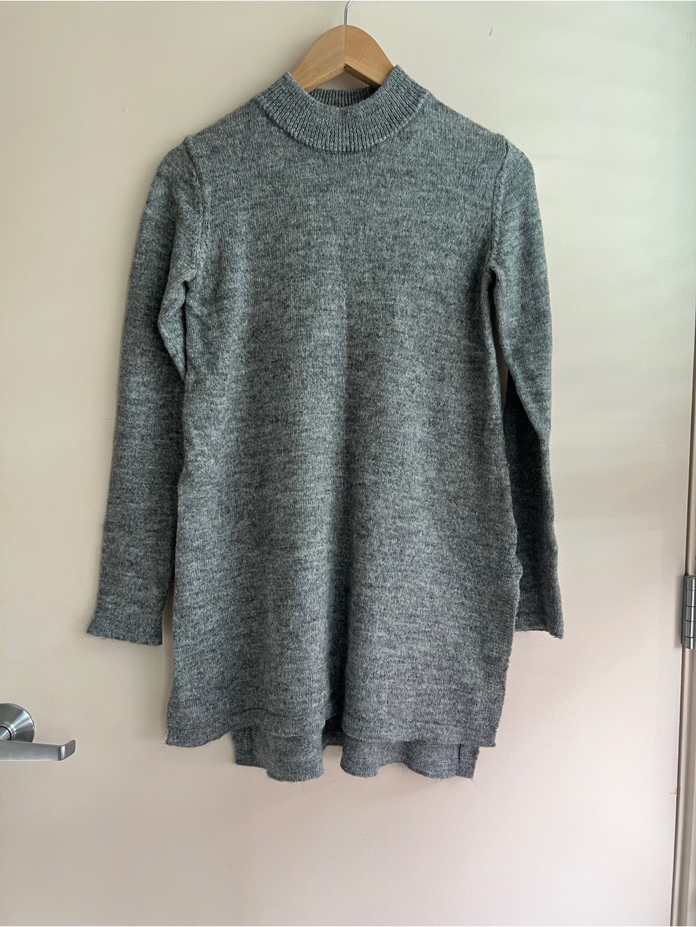 H&M Gray Ribbed Knit Sweater